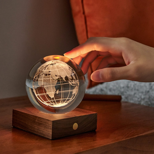 Gingko World Globe Amber Crystal Light